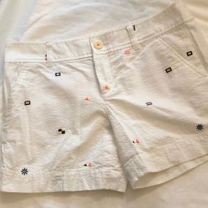 Lilly Pulitzer size 2 Shorts White Seersucker EUC